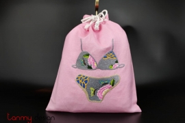Laundry bag with butterfly pattern embroidery